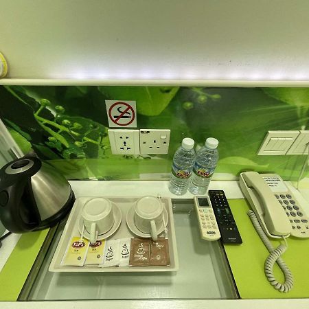 Green Apple Boutique Hotel Kota Kinabalu Bagian luar foto