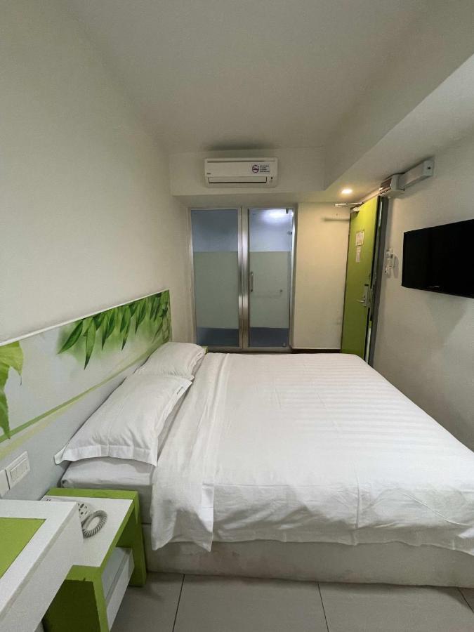 Green Apple Boutique Hotel Kota Kinabalu Bagian luar foto