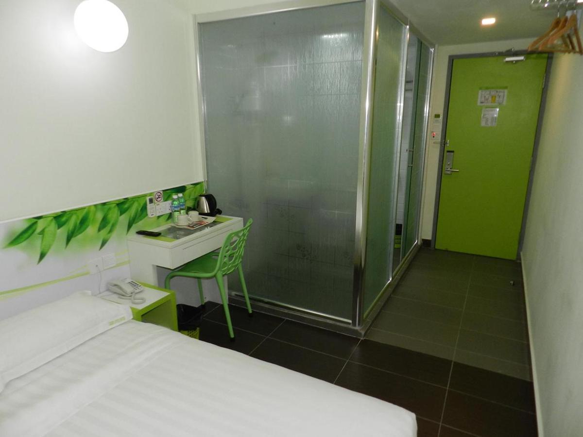 Green Apple Boutique Hotel Kota Kinabalu Bagian luar foto