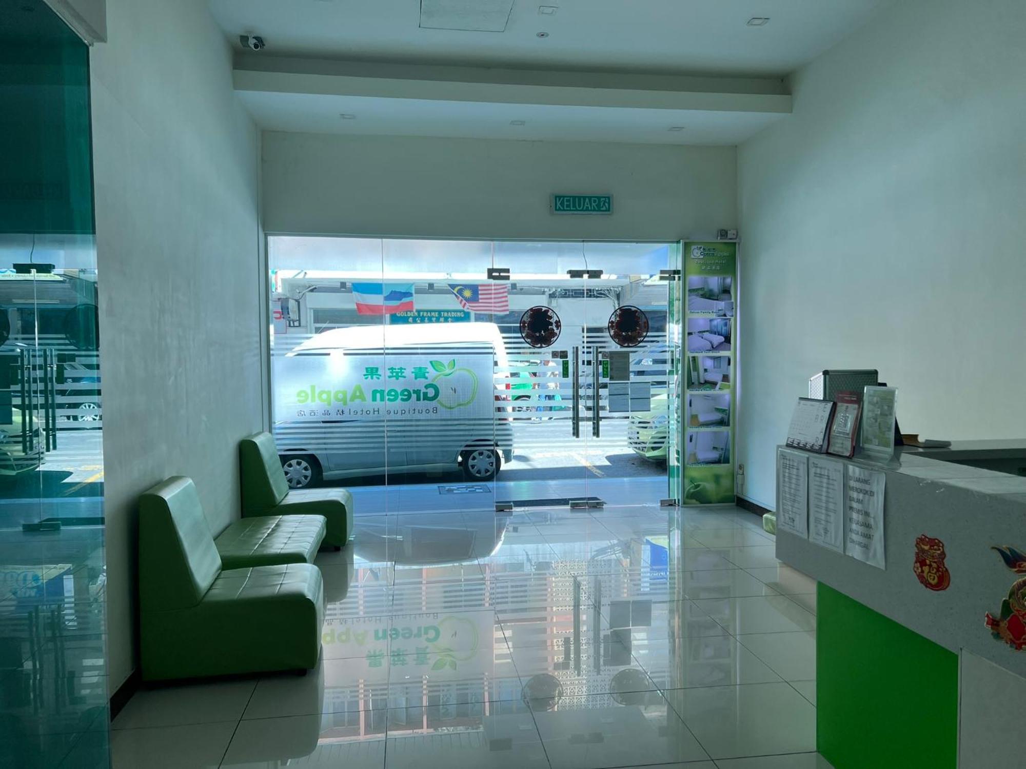 Green Apple Boutique Hotel Kota Kinabalu Bagian luar foto