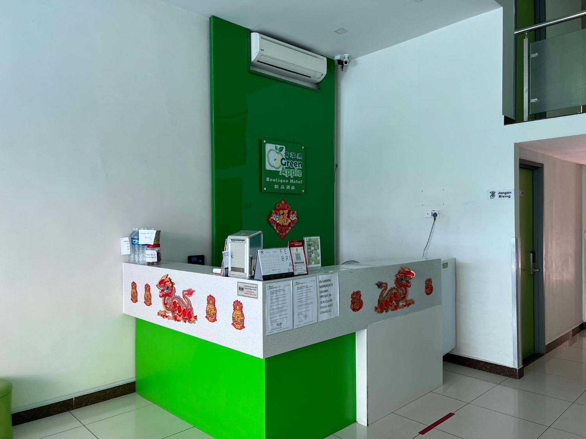 Green Apple Boutique Hotel Kota Kinabalu Bagian luar foto